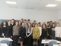 В рамках месячника антинаркотической направленности в Мурмашинской школе с обучающимися проведены тренинги по вопросам профилактики зависимых форм поведения, сохранения и укрепления здоровья.
