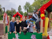 Физкультурно-спортивное мероприятие под названием "Веселые старты" прошло на территории детского оздоровительного лагеря "Заря"