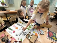 В МБОУ «СОШ № 7 г. Кировска» ребята из оздоровительного лагеря приняли участие в конкурсе плакатов «Здоровью - да, вредным привычкам – нет».