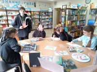 В библиотеке «Мир Детства» МБУК «ЦБС ЗАТО Александровск» с 20 июня действует выставка «Жизнь прекрасна!»